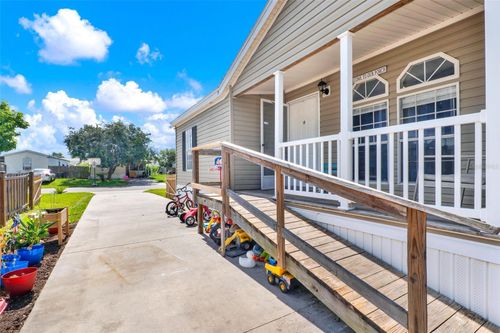 4 Cayman Cir, UMATILLA, FL, 32784-9078 | Card Image