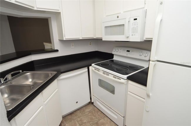 UNIT-202 - 8659 Fancy Finch Dr, Condo with 2 bedrooms, 2 bathrooms and null parking in TAMPA FL | Image 5