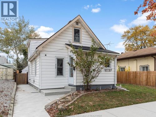 2509 Alexis Rd, Windsor, ON, N8W3Z6 | Card Image