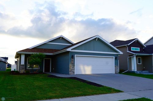 7479 18th St S, Fargo, ND, 58104-7793 | Card Image