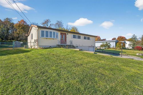 27 Cherrywood Dr, Goshen, NY, 10924-2558 | Card Image