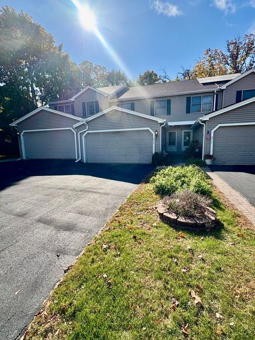 213 Pamela Dr, Bolingbrook, IL, 60440-1373 | Card Image