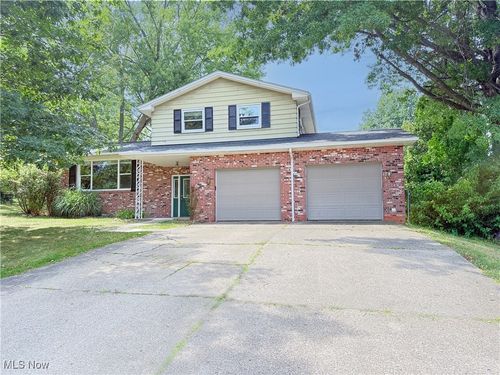645 Tuscarawas Ave Nw, Brewster, OH, 44613-1037 | Card Image