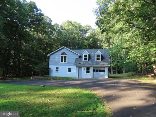 2925 Burnt House Hill Rd, DOYLESTOWN, PA, 18902-1802 | Card Image