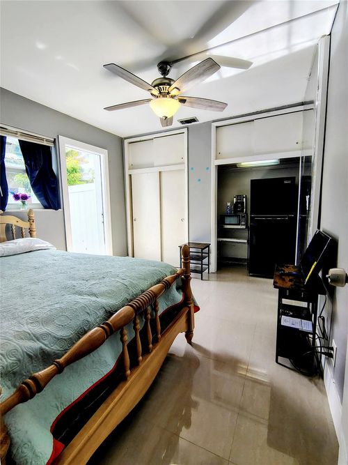 b-845 S Highland Dr, Hollywood, FL, 33021-8208 | Card Image