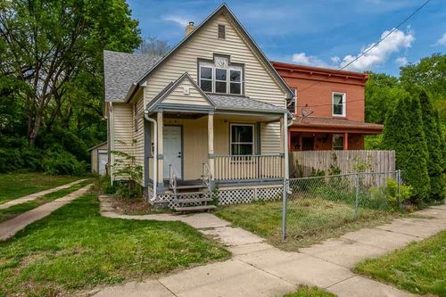 728 10th Ave, Rockford, IL, 61104-4606 | Card Image