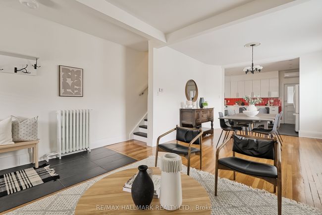 333 Sackville St, House attached with 3 bedrooms, 2 bathrooms and null parking in Toronto ON | Image 6