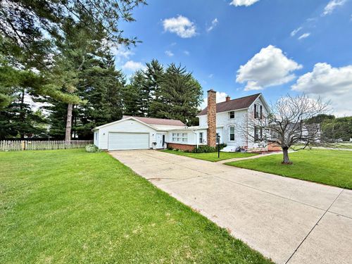 827 Upton Road, Fremont, OH, 43420 | Card Image
