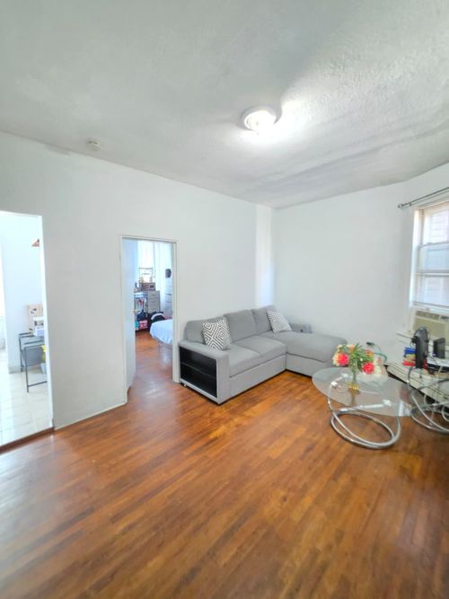 2b-213 48th St, Union City, NJ, 07087-6422 | Card Image