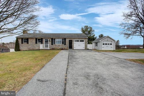 45 Lee Ann Ct, Hanover, PA, 17331-9560 | Card Image