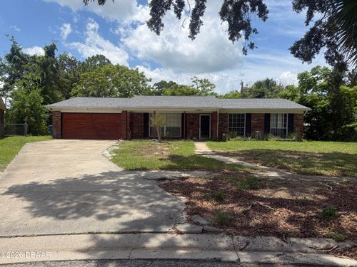 636 Williamsburg Dr, Daytona Beach, FL, 32117-4019 | Card Image