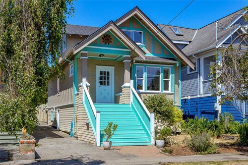 1512 Brooke St, Victoria, BC, V8S1M5 | Card Image