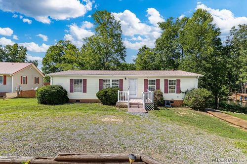 240 Lookout Point Dr, Valentines, VA, 23887-2151 | Card Image