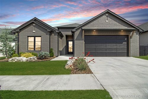 1105 W 86th St, Tulsa, OK, 74132-3545 | Card Image