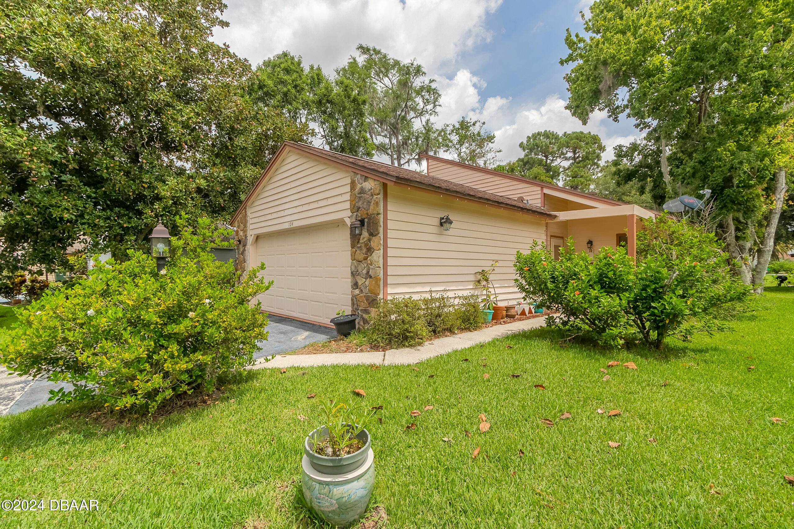 White Heron Dr, Daytona Beach, FL 32119