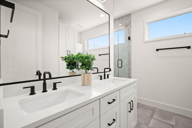 Ensuite primary bathroom with dual vanities | Image 14