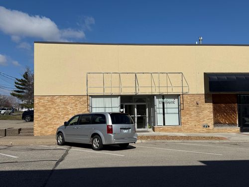 108 W Center St, Lake City, MN, 55041-1662 | Card Image