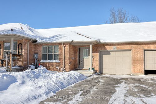 229 Cherry St, Ingersoll, ON, N5C3M2 | Card Image