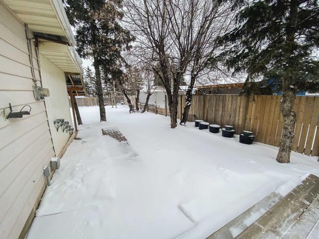 4407 47 Street, Home with 3 bedrooms, 1 bathrooms and 2 parking in Spirit River AB | Image 40