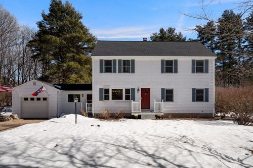 92 Seekonk St, Norfolk, MA, 02056-1113 | Card Image