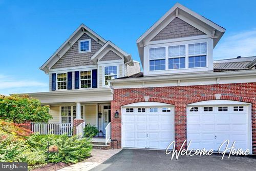 300 Holcombe Way, Lambertville, NJ, 08530-2228 | Card Image