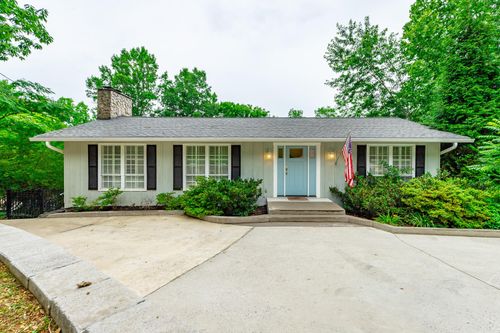 1043 Clift Cave Dr, Soddy Daisy, TN, 37379-5704 | Card Image