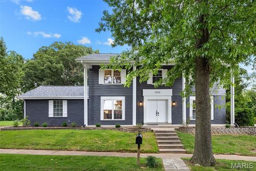 1010 Julianna Dr, Ballwin, MO, 63011-3638 | Card Image