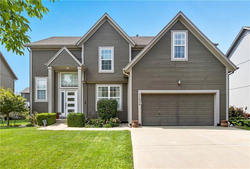 11606 S Monroe St, Olathe, KS, 66061-7630 | Card Image
