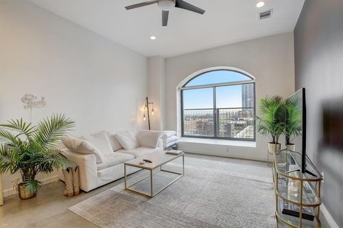 apt-506-507 Sabine St, Austin, TX, 78701-4180 | Card Image