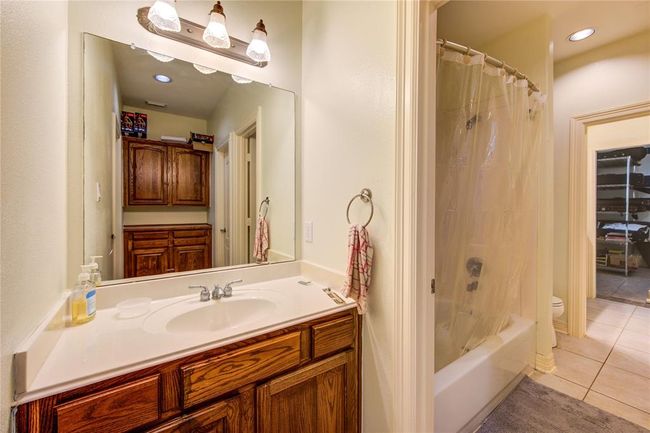 2418 Majestic Oaks Ct, House other with 5 bedrooms, 6 bathrooms and null parking in Rosharon TX | Image 20
