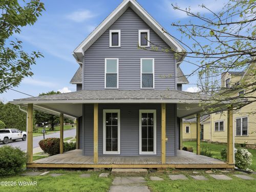 102 Montgomery St, Montgomery, PA, 17752-1113 | Card Image
