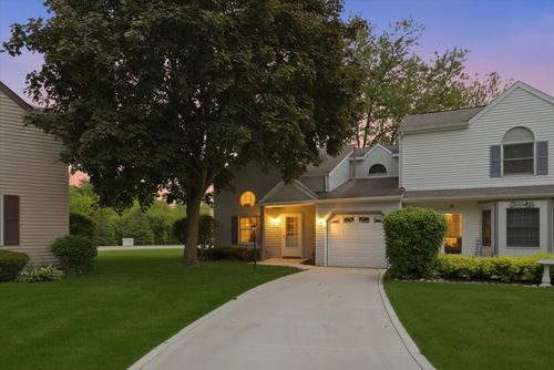 2456 Bridgewater Dr, Woodstock, IL, 60098-9272 | Card Image