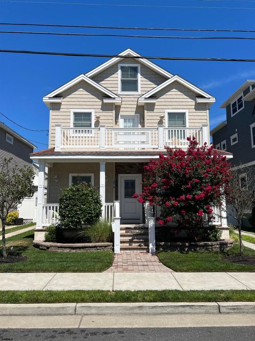 107 N Douglas Ave, MARGATE CITY, NJ, 08402-1923 | Card Image