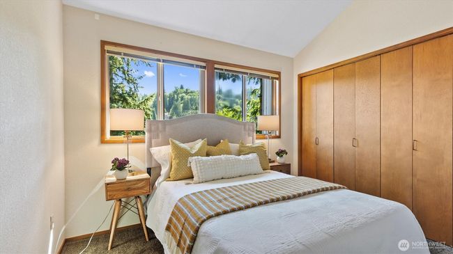 2nd upper bedroom | Image 17