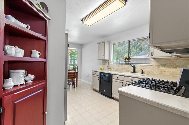 27 Camberwell Ct, House other with 3 bedrooms, 2 bathrooms and 2 parking in Spring TX | Image 11