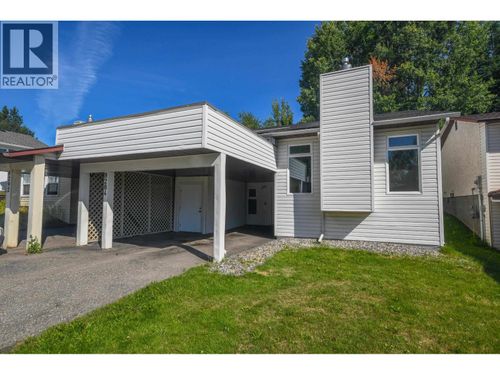 8284 St Lawrence Ave, Home with 3 bedrooms, 2 bathrooms and null parking in Prince George BC | Card Image