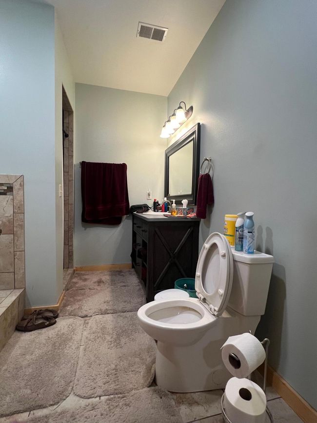 Lodge - Primary Bathroom | Image 38