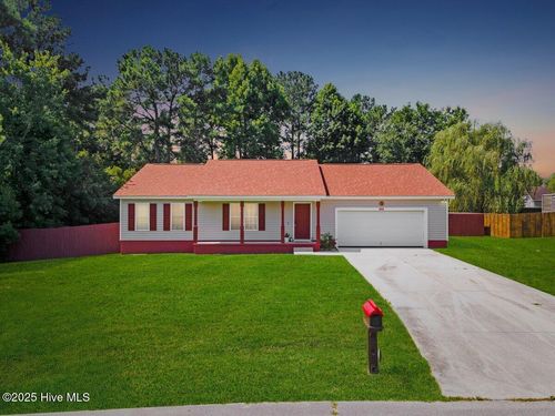 404 Seahawk Ct, Richlands, NC, 28574-7423 | Card Image