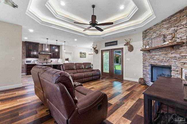 9241 Sage Forest Ln, House other with 3 bedrooms, 3 bathrooms and 2 parking in Pace FL | Image 5