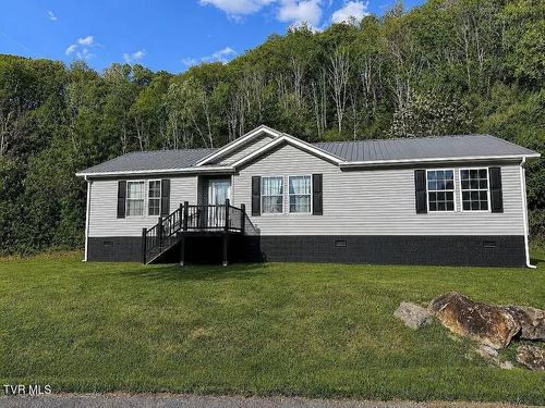 574 Charles St, Clintwood, VA, 24228-5127 | Card Image