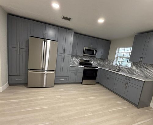 1215 Nw 2nd St, Fort Lauderdale, FL, 33311-8917 | Card Image