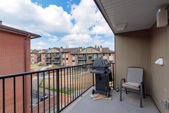 1310 - 13045 6 St Sw, Condo with 2 bedrooms, 1 bathrooms and 1 parking in Calgary AB | Image 19