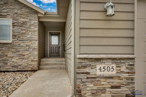 4505 Portrush Rd, Rapid City, SD, 57702-6901 | Card Image