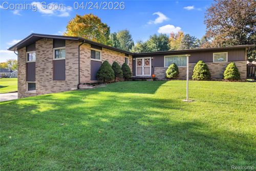 8300 Lawrence Ave, Ypsilanti, MI, 48197-9331 | Card Image