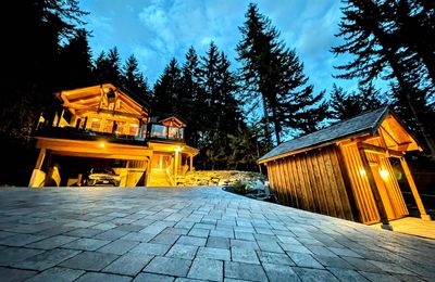 8255 Alpine Way, House other with 5 bedrooms, 5 bathrooms and 4 parking in Whistler BC | Image 2