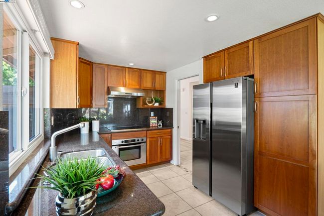 139 Justin Cir, House other with 3 bedrooms, 2 bathrooms and 2 parking in Alameda CA | Image 15