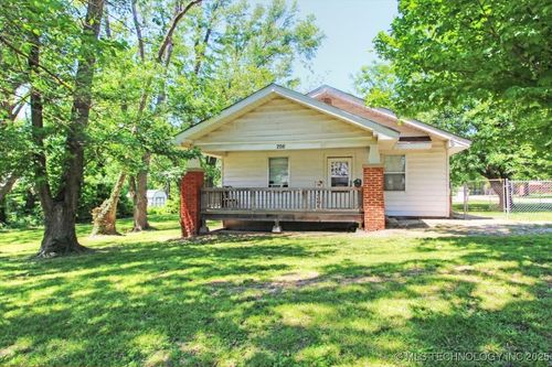206 S Hickory St, Nowata, OK, 74048-3350 | Card Image