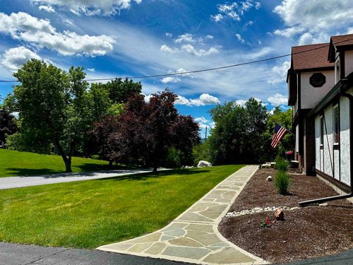 608 Orchard Hl, Pittsford, VT, 05763-9396 | Card Image