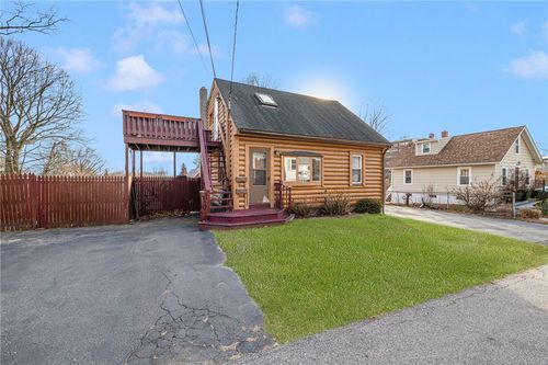 17 Padelford Ave, Riverside, RI, 02915-4210 | Card Image