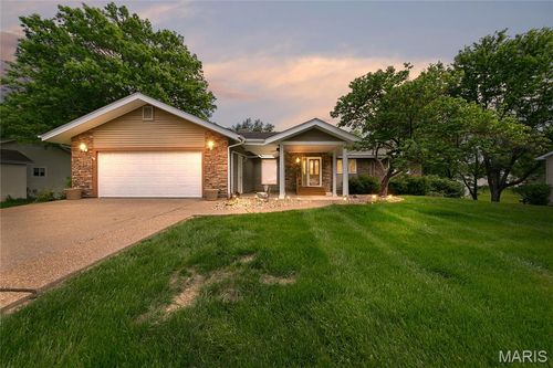 21 Savoy Dr, Lake St Louis, MO, 63367-1117 | Card Image